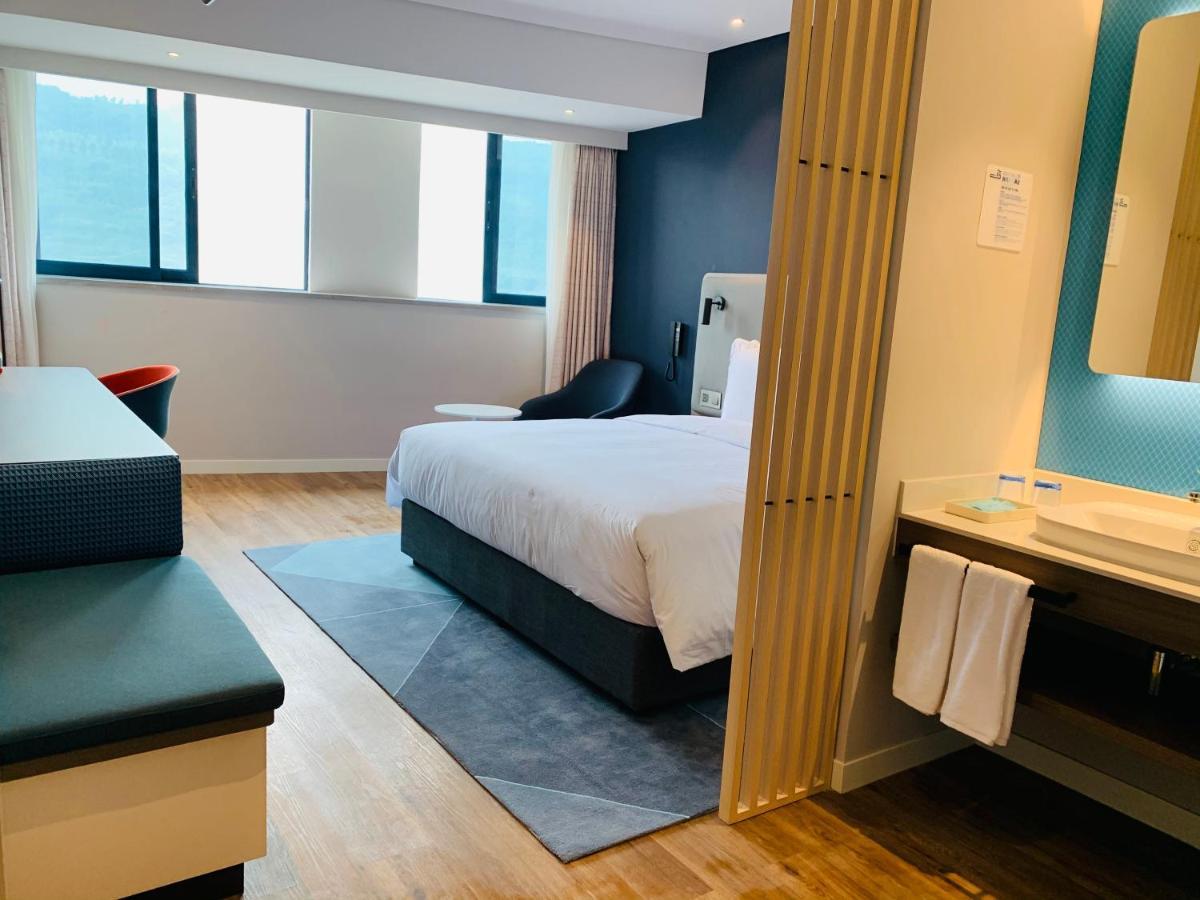 Holiday Inn Express Chongqing Airport Zone By Ihg Esterno foto