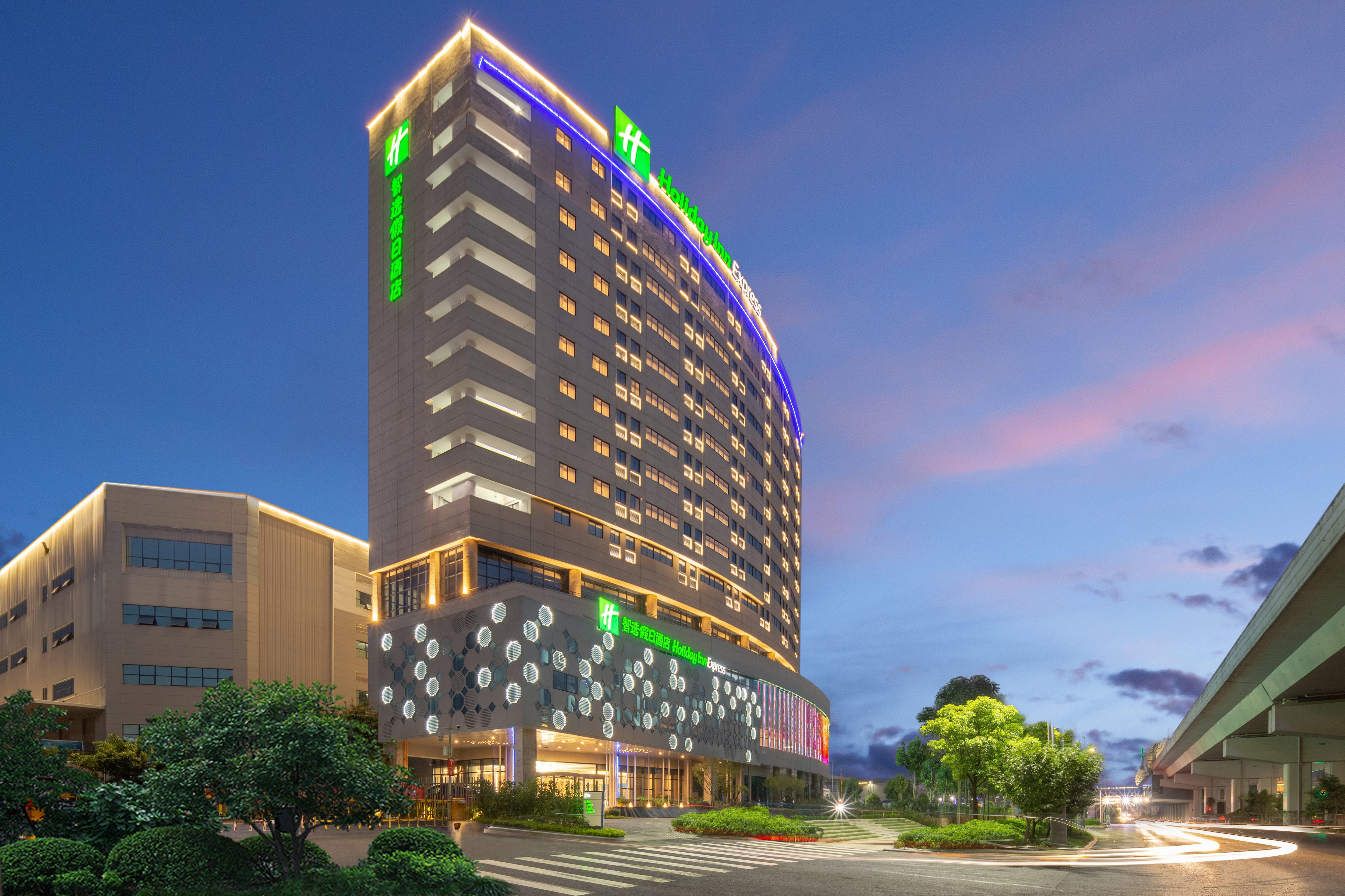 Holiday Inn Express Chongqing Airport Zone By Ihg Esterno foto